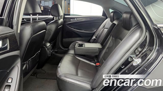 Hyundai Sonata 2013 — photo 13