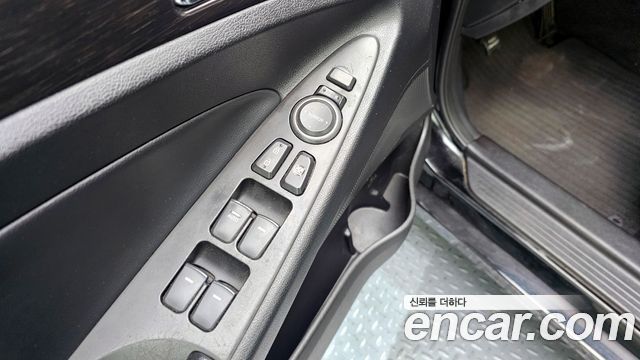 Hyundai Sonata 2013 — photo 17