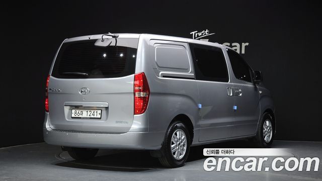 Hyundai Starex 2019 — photo 2