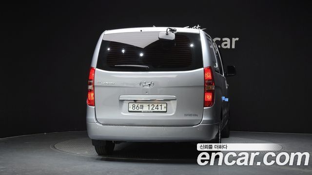 Hyundai Starex 2019 — photo 4