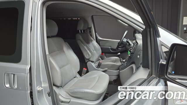 Hyundai Starex 2019 — photo 12