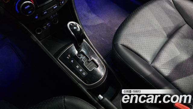 Hyundai Accent 2015 — photo 9