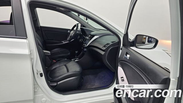 Hyundai Accent 2015 — photo 10