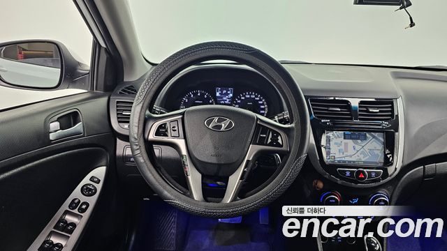 Hyundai Accent 2015 — photo 13