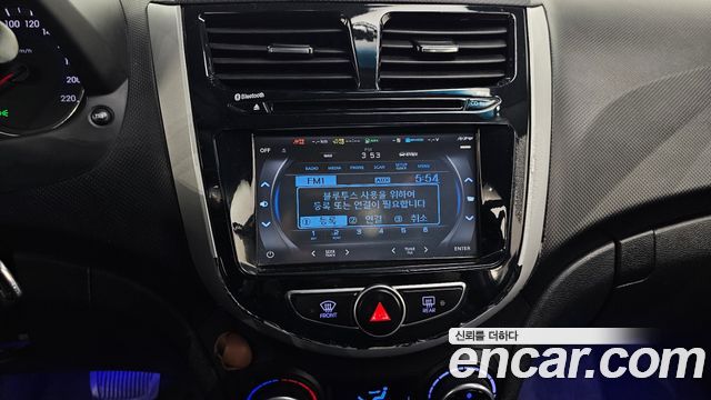 Hyundai Accent 2015 — photo 16
