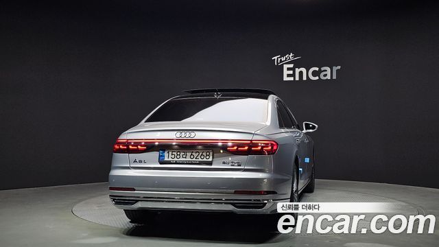 Audi A8 2021 — photo 4