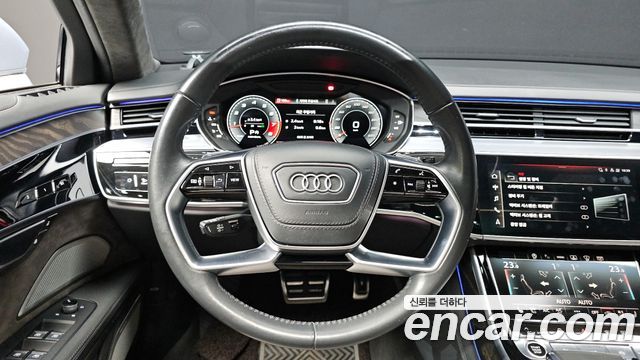 Audi A8 2021 — photo 13