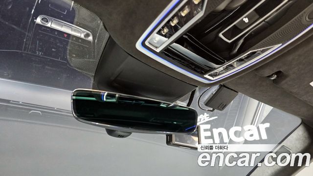 Audi A8 2021 — photo 16