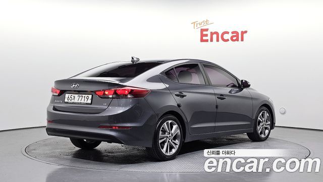 Hyundai AVANTE 2018 — photo 2