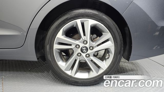 Hyundai AVANTE 2018 — photo 5