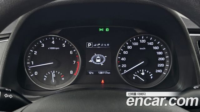 Hyundai AVANTE 2018 — photo 8