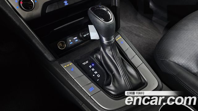 Hyundai AVANTE 2018 — photo 9