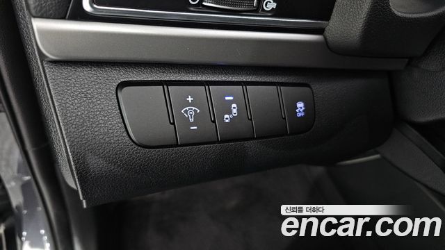 Hyundai AVANTE 2018 — photo 15