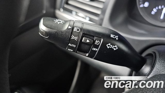 Hyundai AVANTE 2018 — photo 17