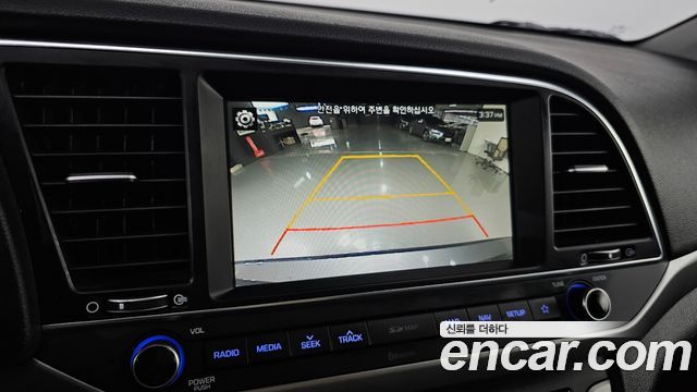 Hyundai AVANTE 2018 — photo 20