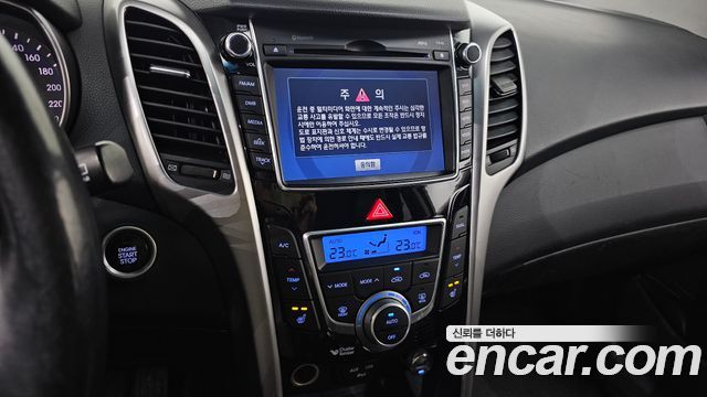 Hyundai i30 2014 — photo 18