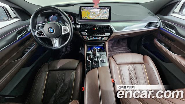 BMW Gran Turismo 2023 — photo 7