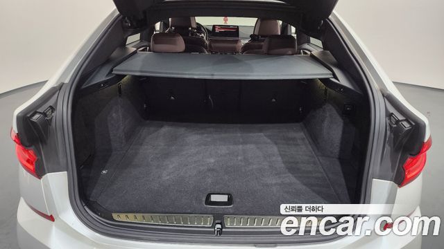 BMW Gran Turismo 2023 — photo 20