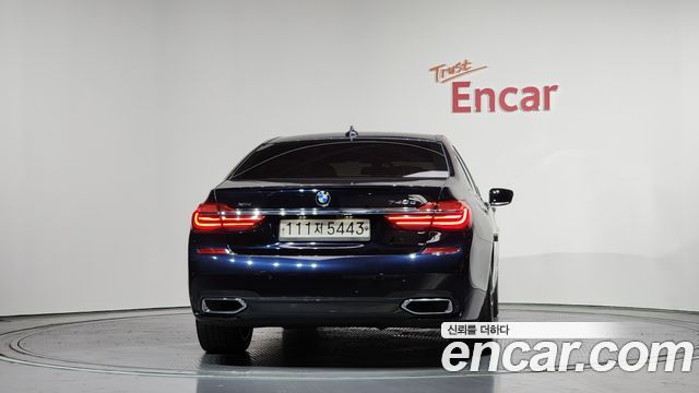 BMW 7-Series 2017 — photo 4