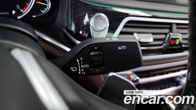 BMW 7-Series 2017 — photo 9