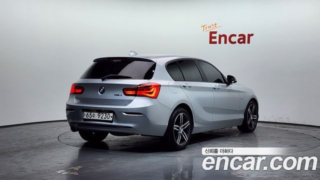 BMW 1-Series 2018 — photo 2