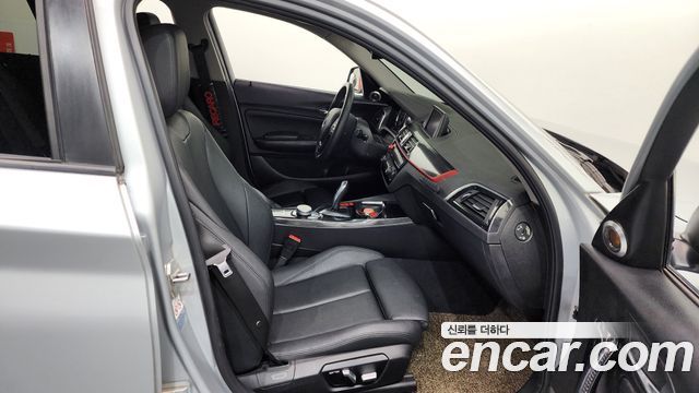BMW 1-Series 2018 — photo 11