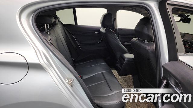 BMW 1-Series 2018 — photo 12