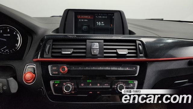 BMW 1-Series 2018 — photo 14