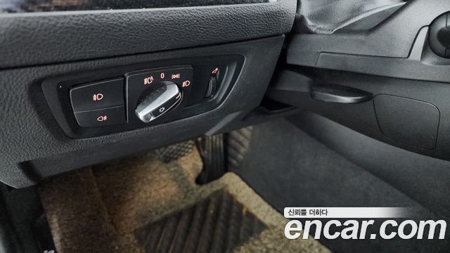 BMW 1-Series 2018 — photo 17