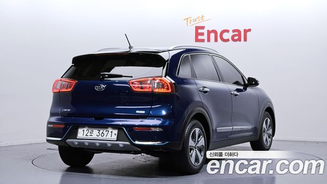 Kia Niro 2018 — photo 2