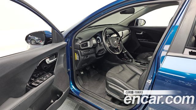 Kia Niro 2018 — photo 11
