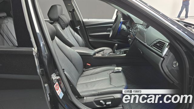 BMW 3-Series 2016 — photo 10