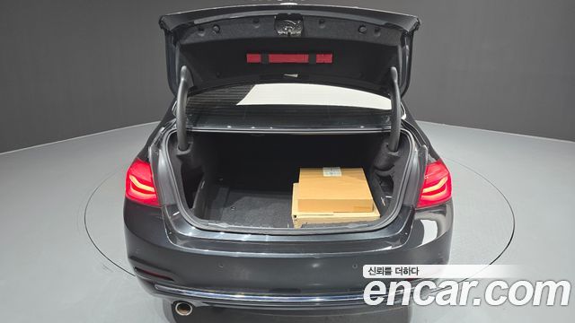 BMW 3-Series 2016 — photo 20