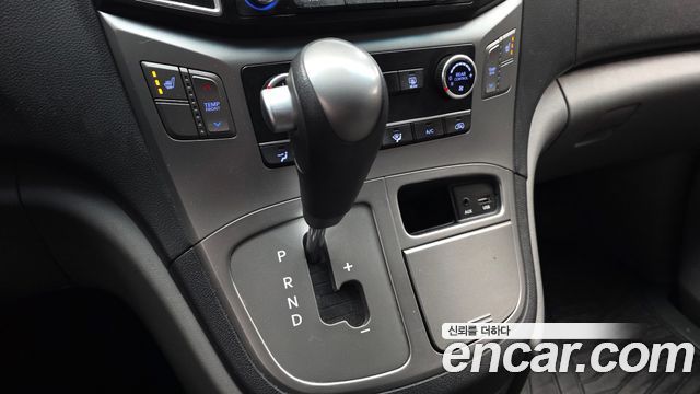 Hyundai Starex 2017 — photo 9