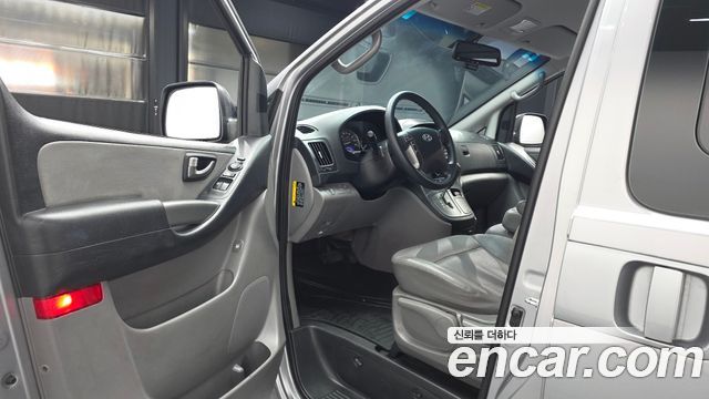 Hyundai Starex 2017 — photo 10