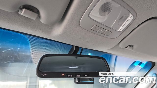 Hyundai Starex 2017 — photo 18