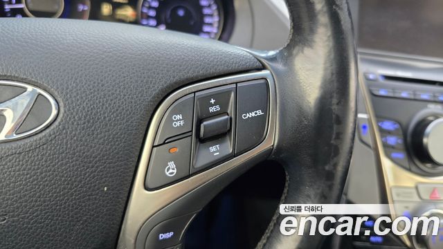 Hyundai Grandeur 2011 — photo 17