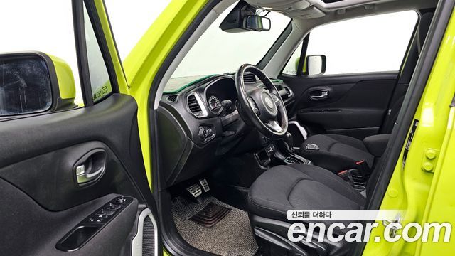 Jeep Renegade 2018 — photo 11