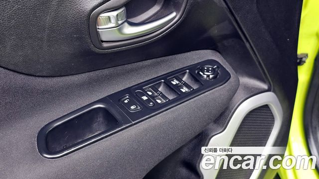 Jeep Renegade 2018 — photo 15