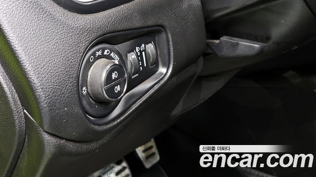 Jeep Renegade 2018 — photo 16