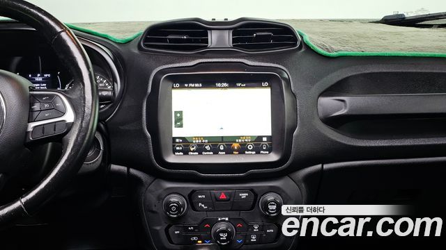 Jeep Renegade 2018 — photo 17