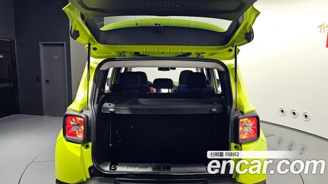 Jeep Renegade 2018 — photo 20