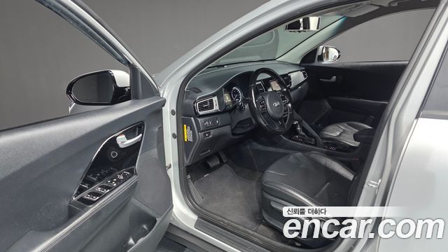 Kia Niro 2017 — photo 10