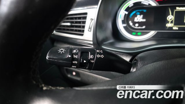 Kia Niro 2017 — photo 16