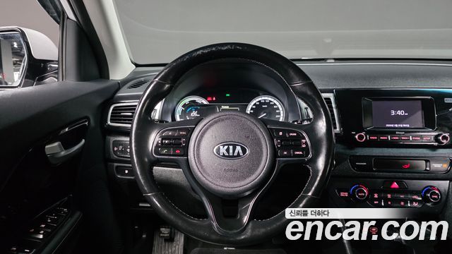 Kia Niro 2017 — photo 17
