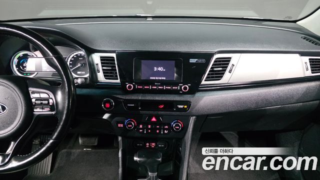 Kia Niro 2017 — photo 18