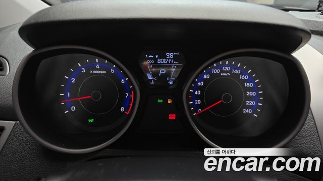Hyundai AVANTE 2012 — photo 8