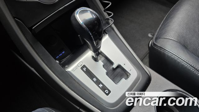 Hyundai AVANTE 2012 — photo 9