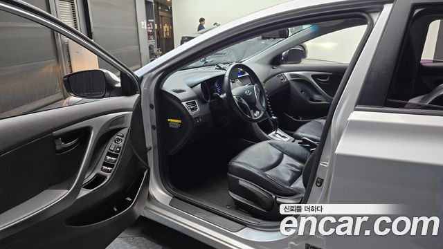 Hyundai AVANTE 2012 — photo 10