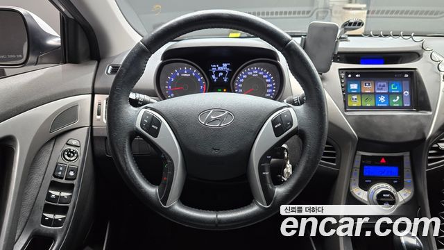 Hyundai AVANTE 2012 — photo 13